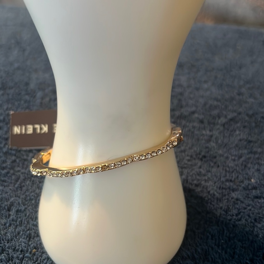 Women’s bracelet